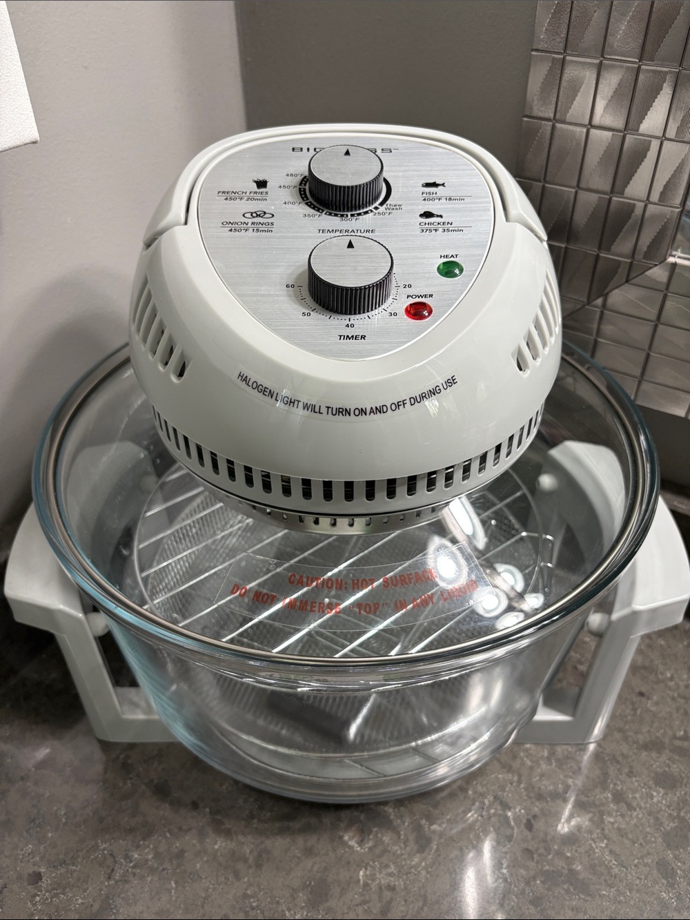 White Halogen Convection Oven with Clear Glass Bowl - Countertop Cooker